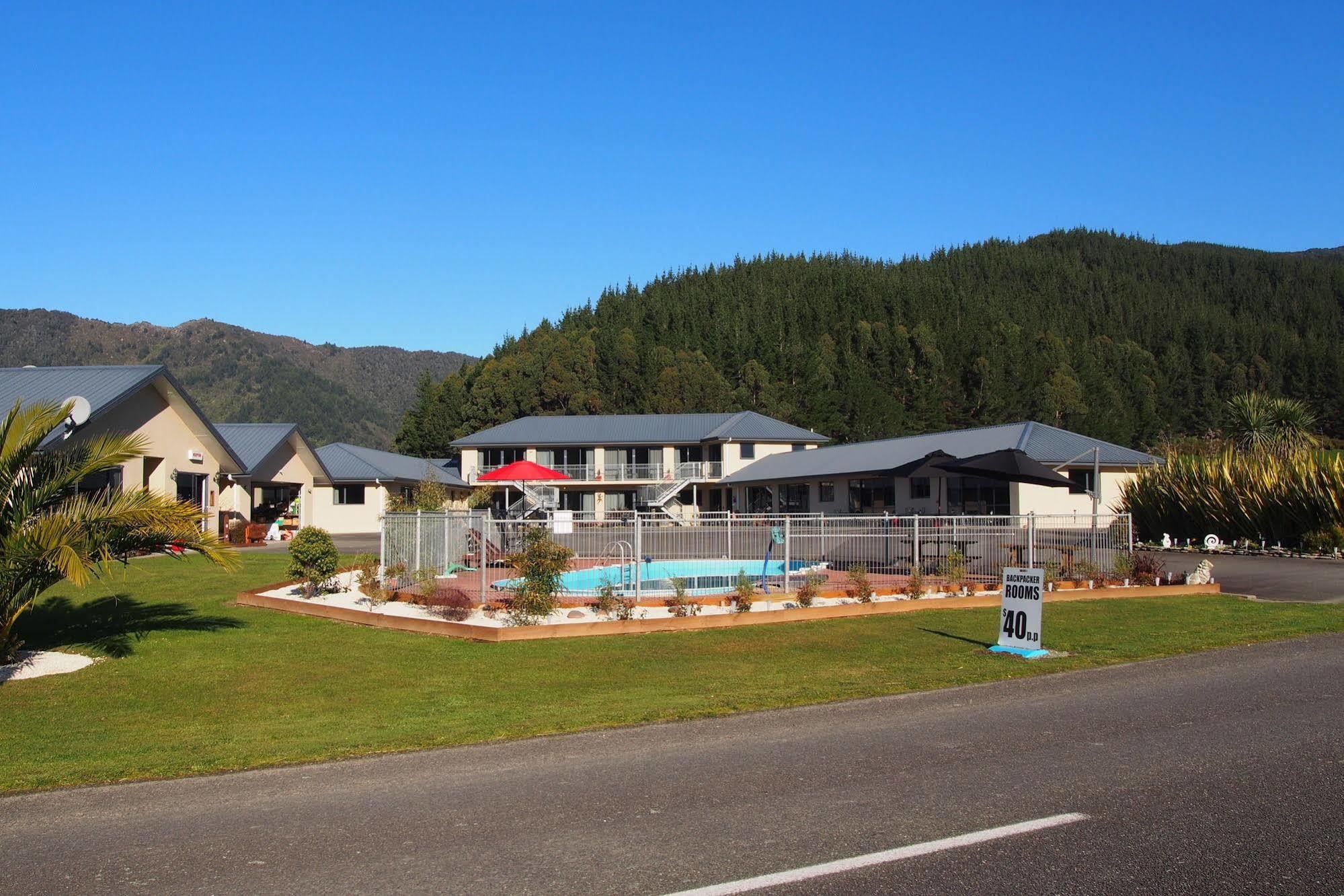 Linkwater Motel And Backpackers Exteriér fotografie